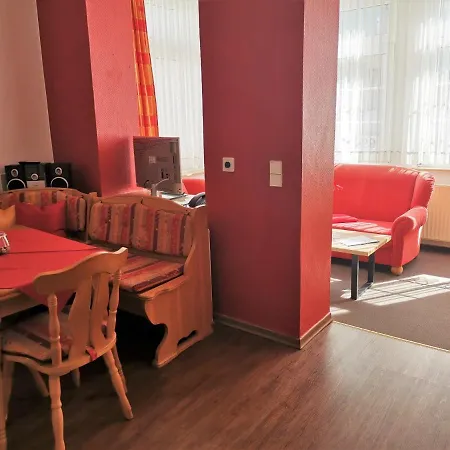 Apartment Kleines Logierhaus 01