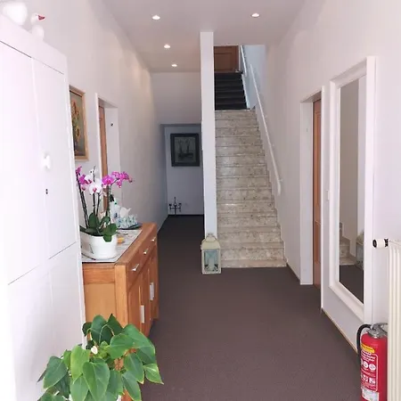 Kleines Logierhaus 01