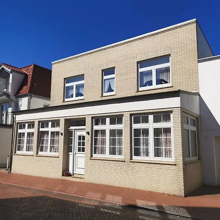 Kleines Logierhaus 01